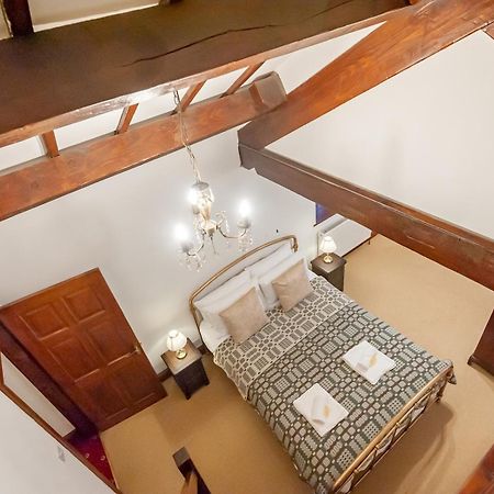 Farmhouse Barn - Rustic Luxury For Families -Leeds Pass The Keys Villa Pudsey Eksteriør bilde