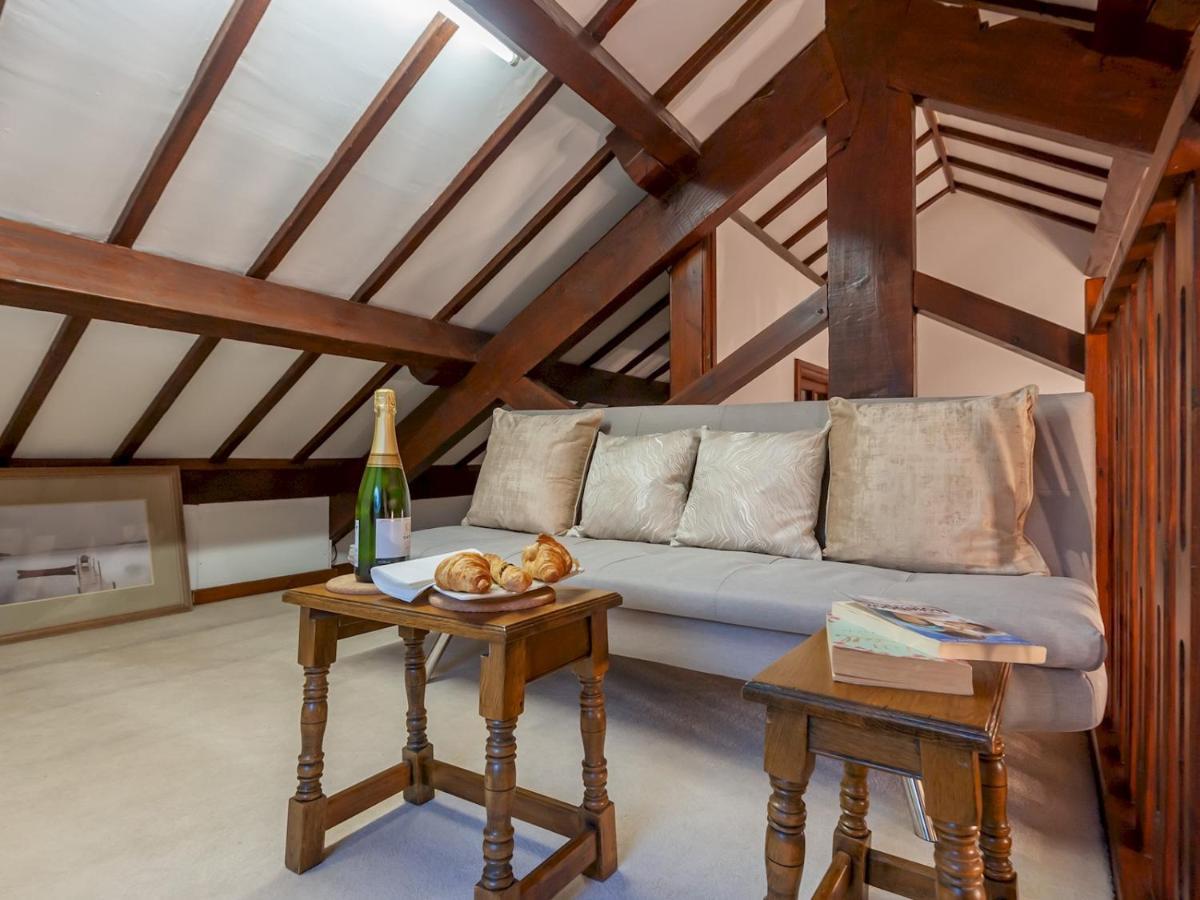 Farmhouse Barn - Rustic Luxury For Families -Leeds Pass The Keys Villa Pudsey Eksteriør bilde