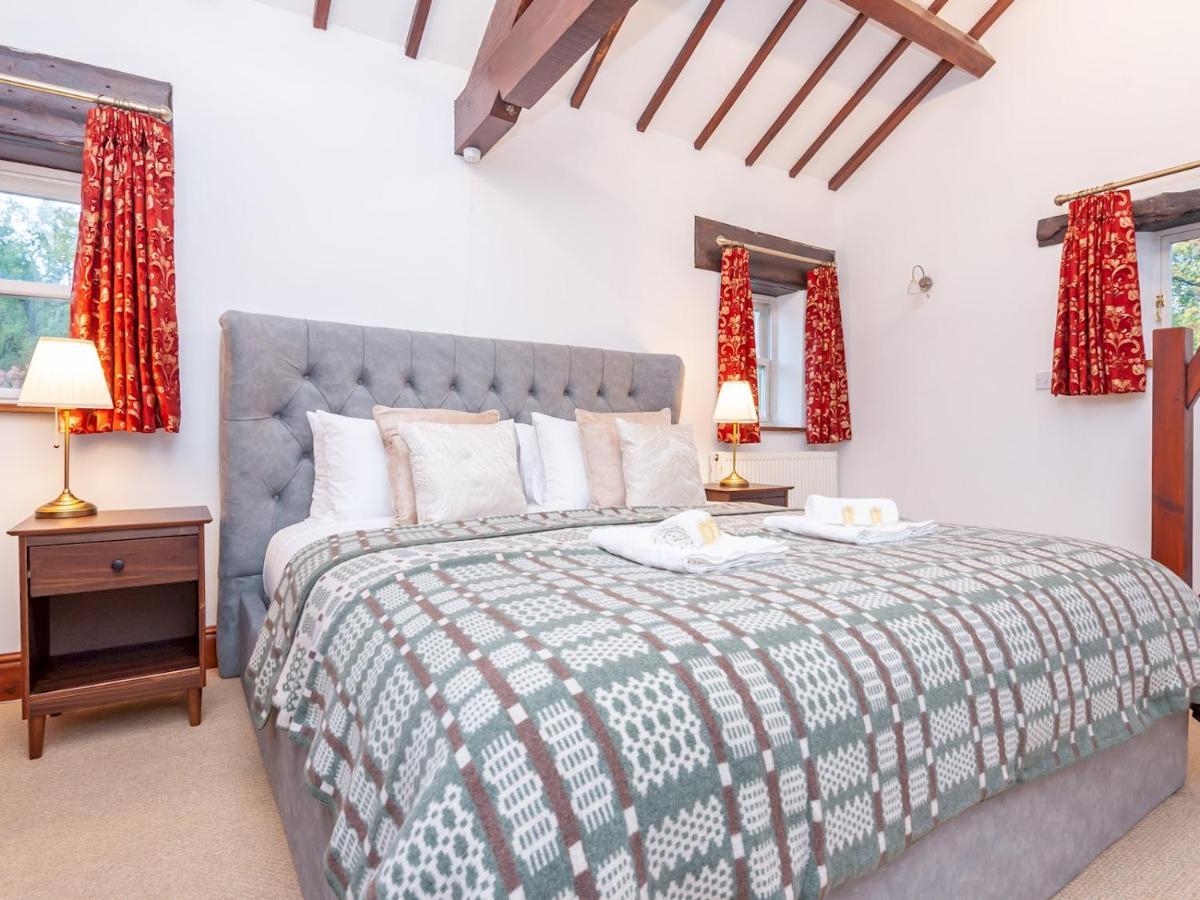 Farmhouse Barn - Rustic Luxury For Families -Leeds Pass The Keys Villa Pudsey Eksteriør bilde