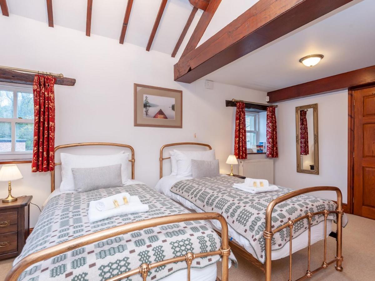 Farmhouse Barn - Rustic Luxury For Families -Leeds Pass The Keys Villa Pudsey Eksteriør bilde