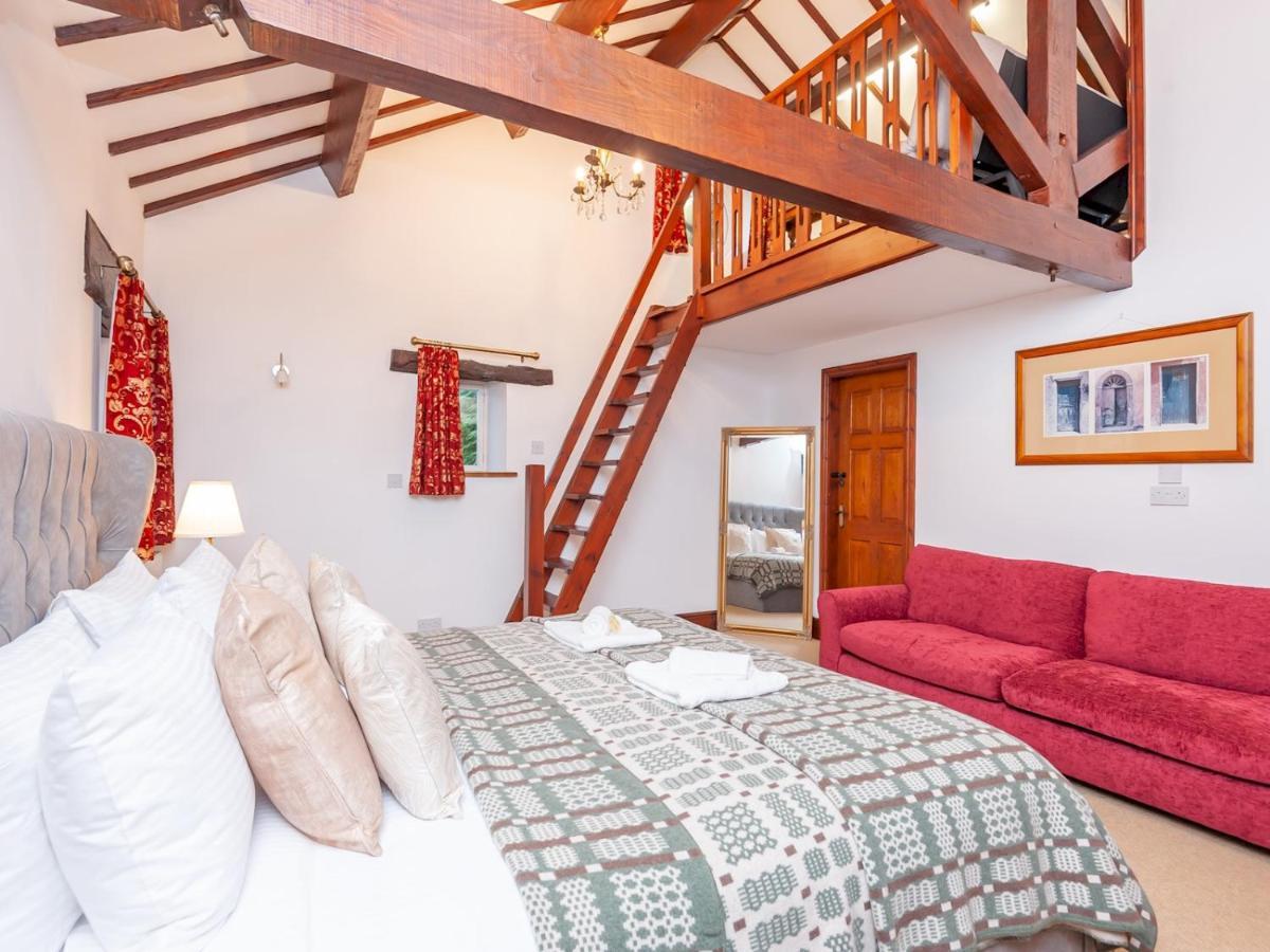 Farmhouse Barn - Rustic Luxury For Families -Leeds Pass The Keys Villa Pudsey Eksteriør bilde