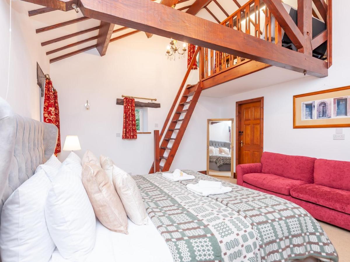 Farmhouse Barn - Rustic Luxury For Families -Leeds Pass The Keys Villa Pudsey Eksteriør bilde