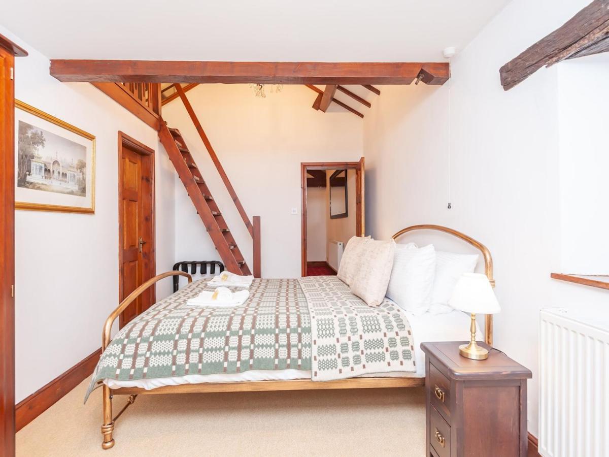 Farmhouse Barn - Rustic Luxury For Families -Leeds Pass The Keys Villa Pudsey Eksteriør bilde