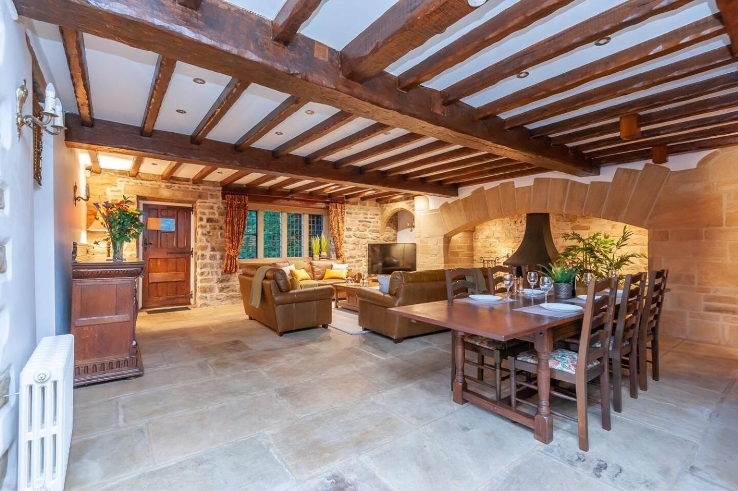 Farmhouse Barn - Rustic Luxury For Families -Leeds Pass The Keys Villa Pudsey Eksteriør bilde